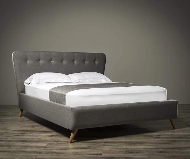 Retro Buttoned Bed - Image 4